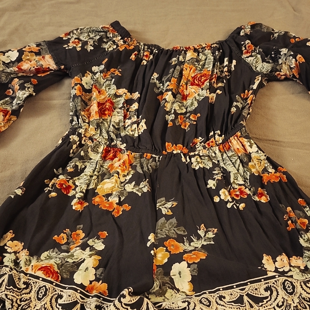 Flowered short romper